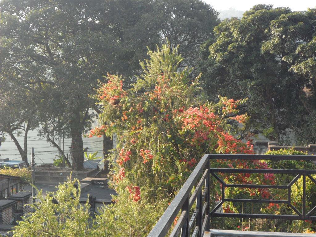 Hotel Nirvana Pokhara Eksteriør billede